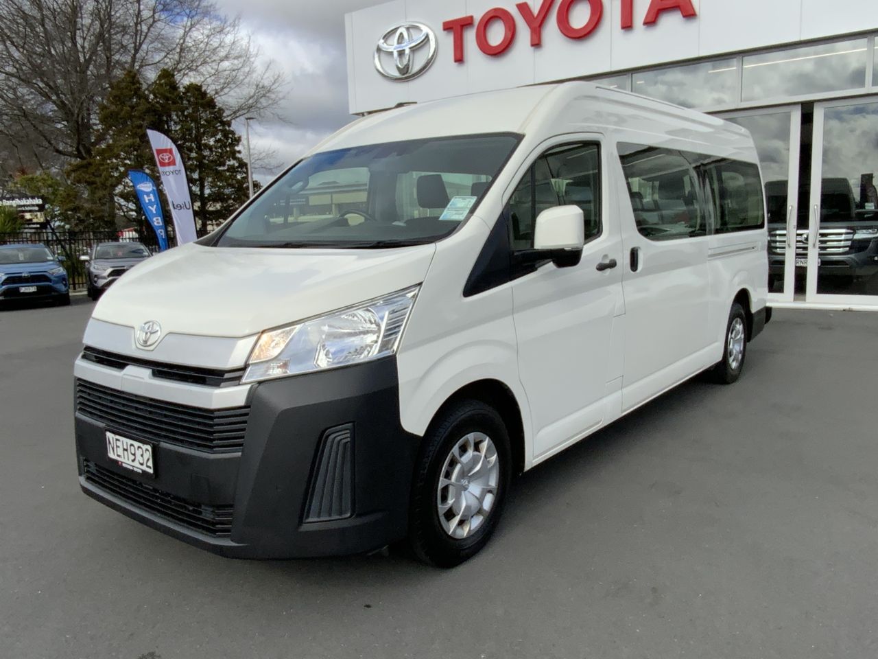 Vehicle image 5