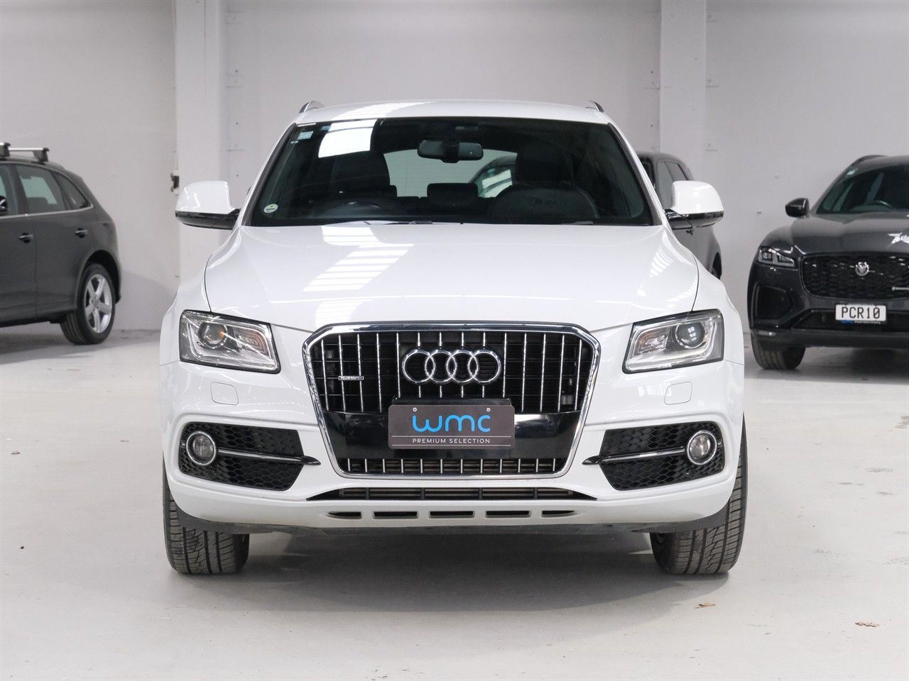 Vehicle image 3