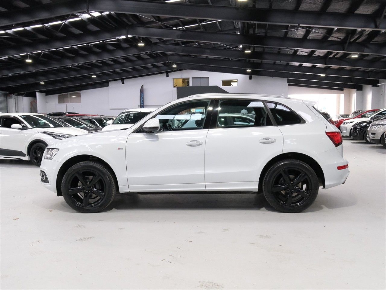 Vehicle image 5