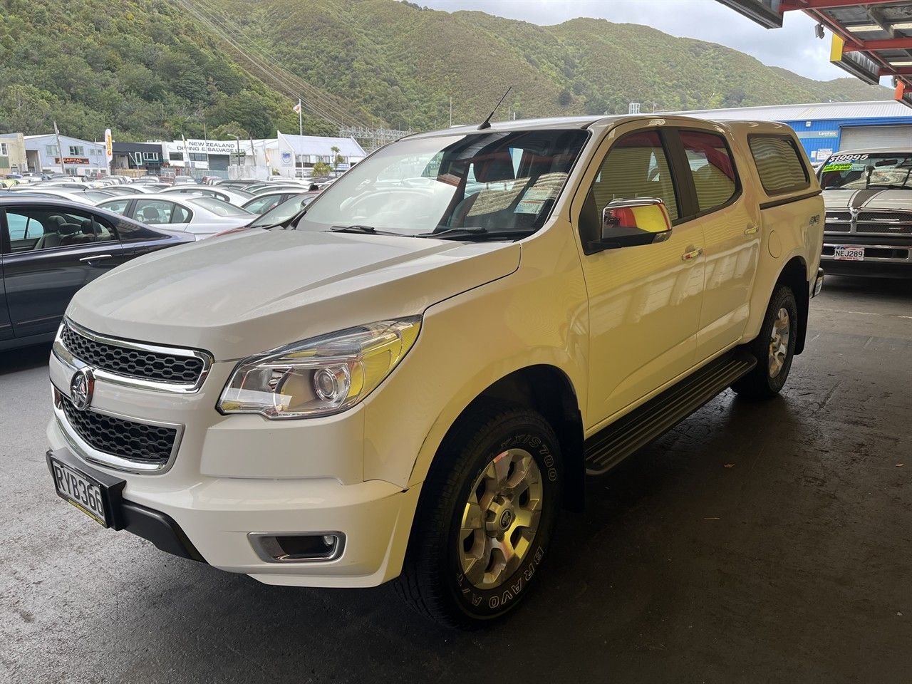 Vehicle image 3
