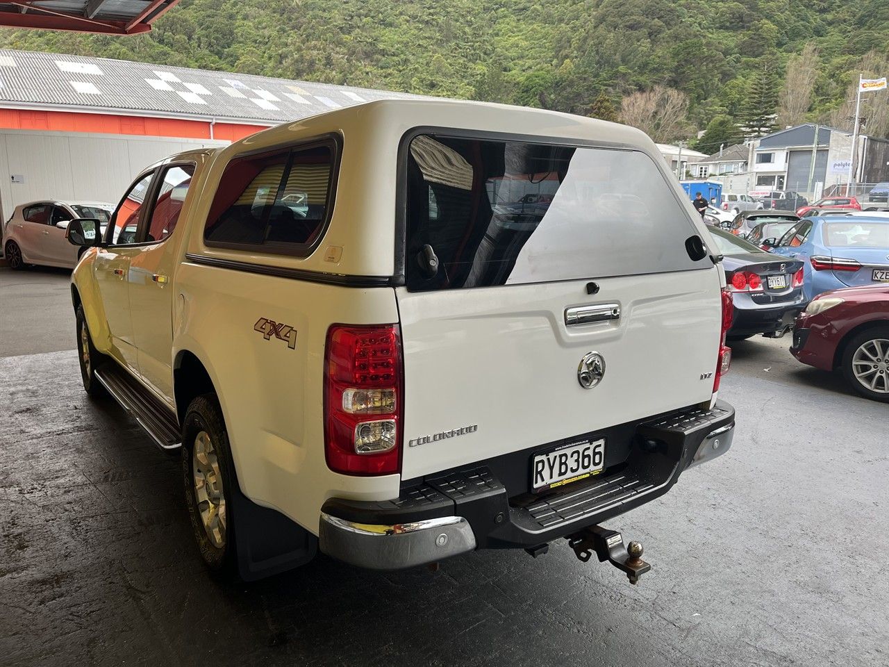 Vehicle image 4
