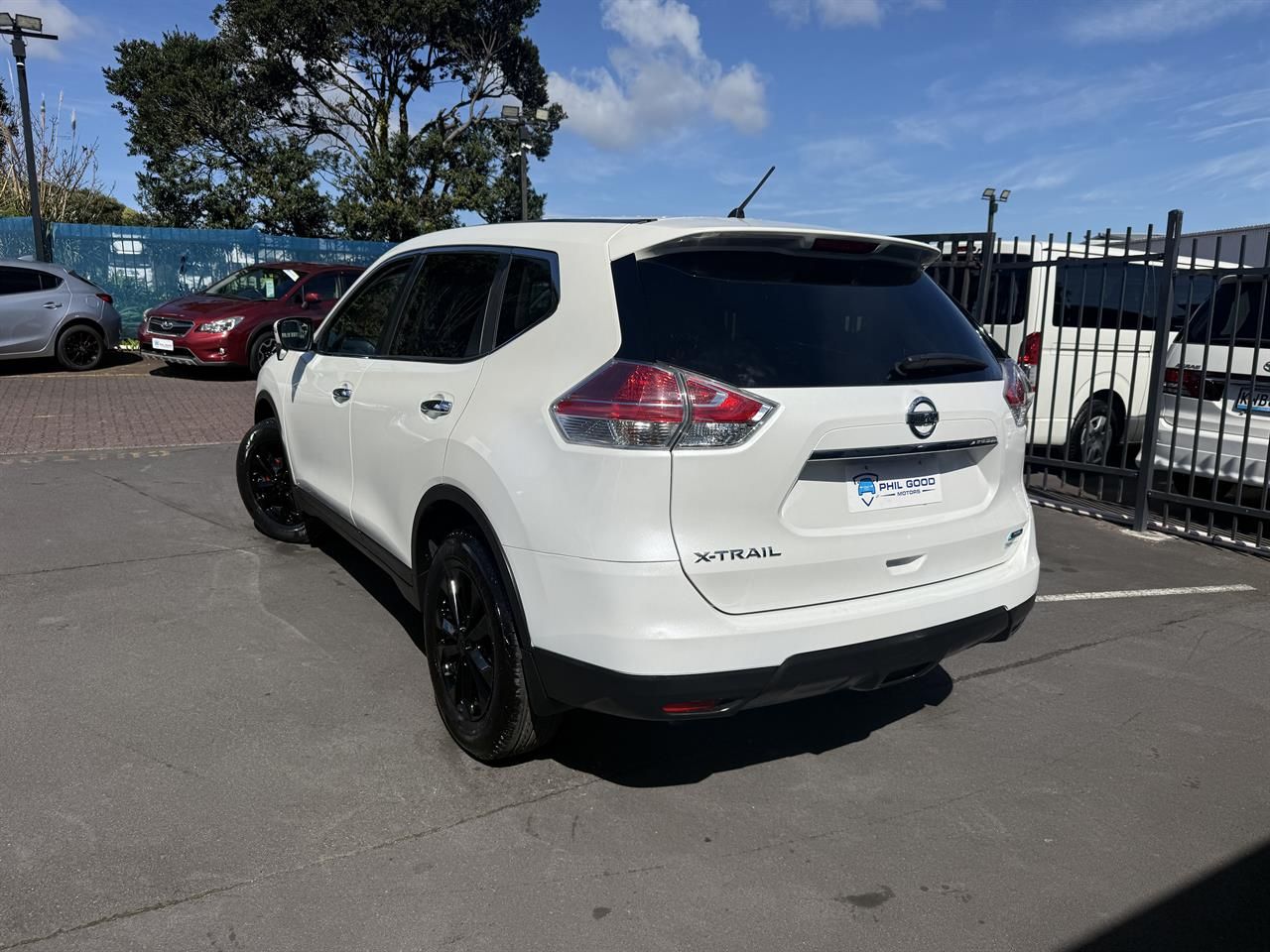 Vehicle image 4