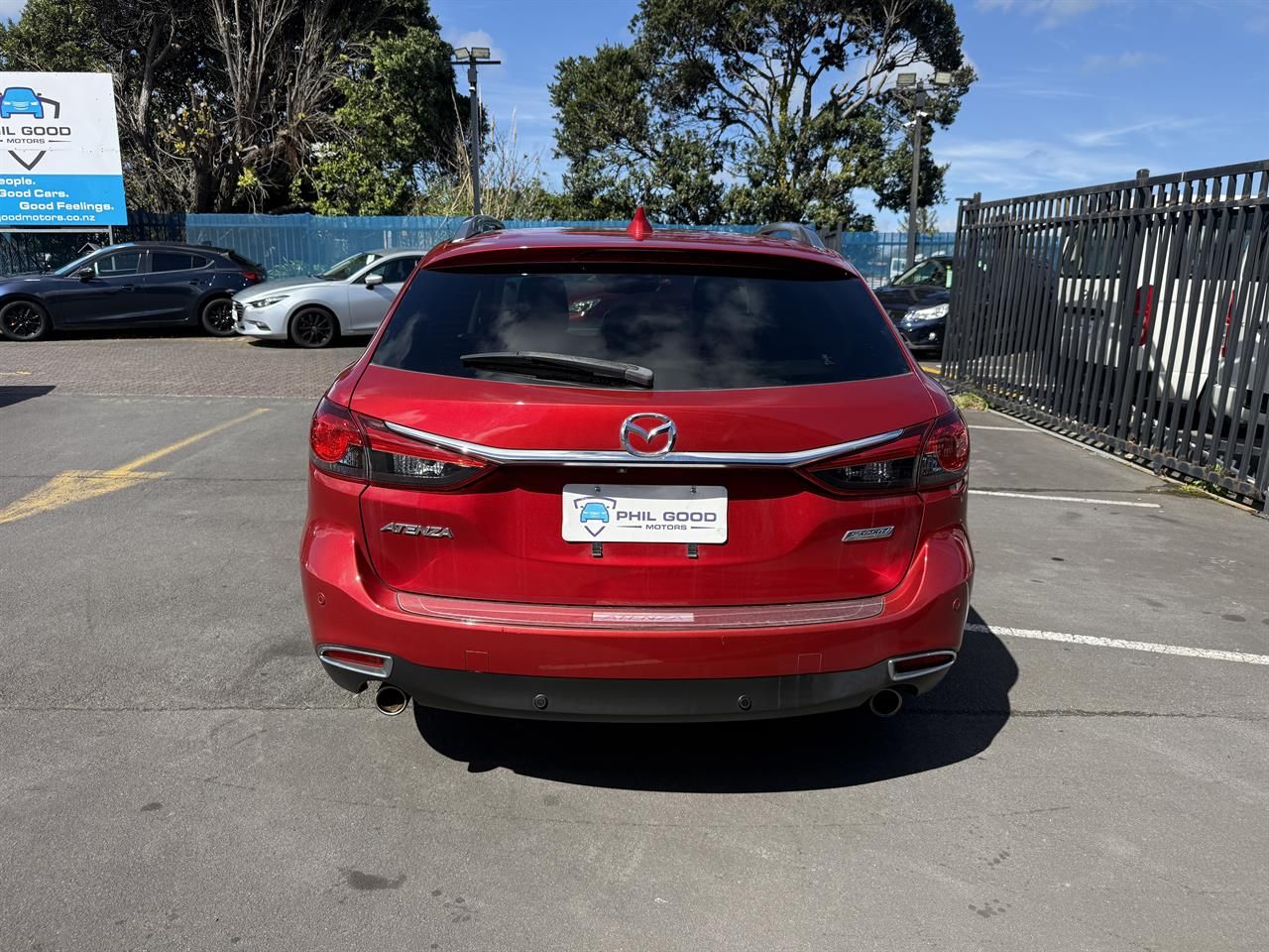 Vehicle image 5