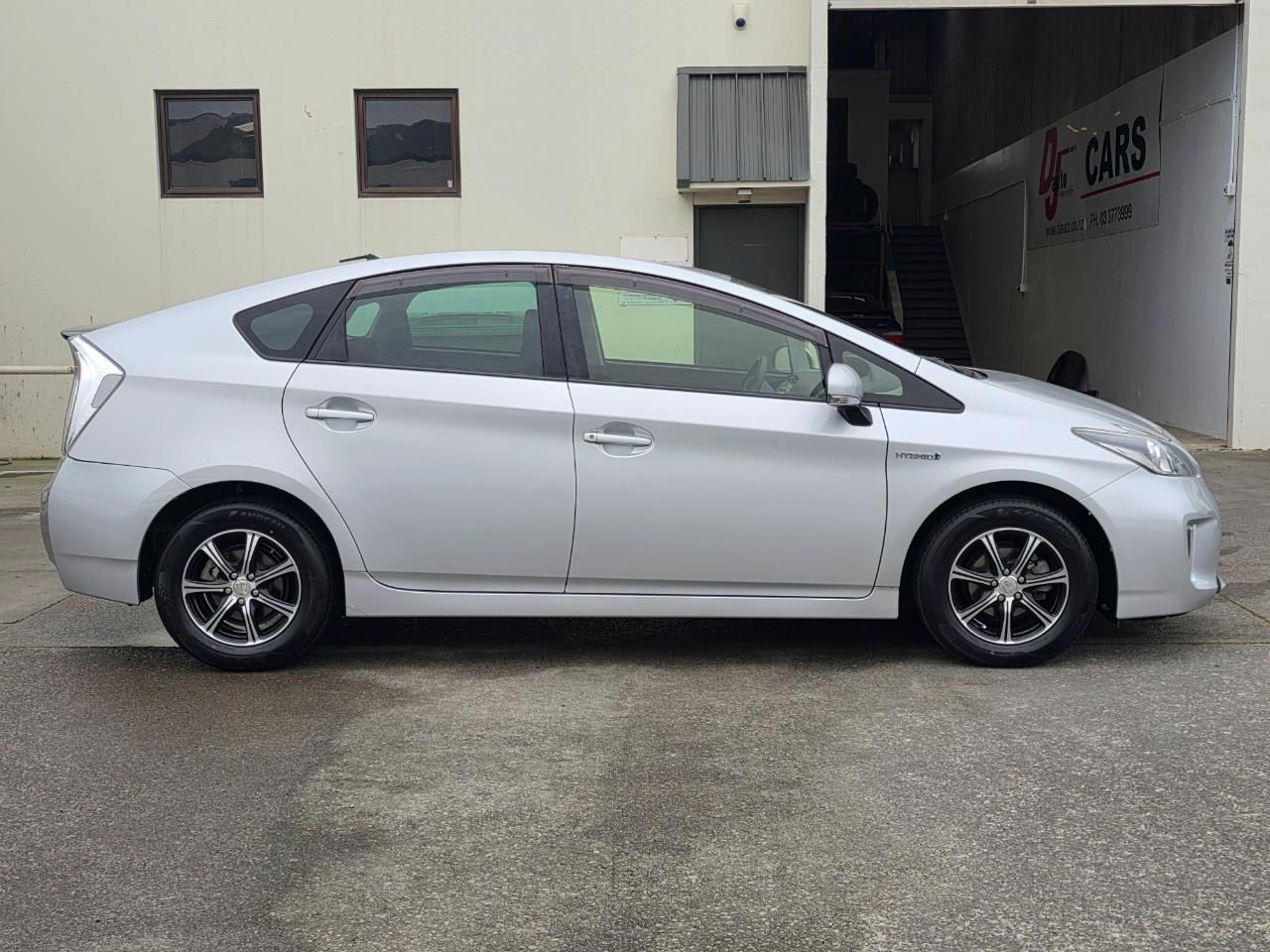 Vehicle image 4