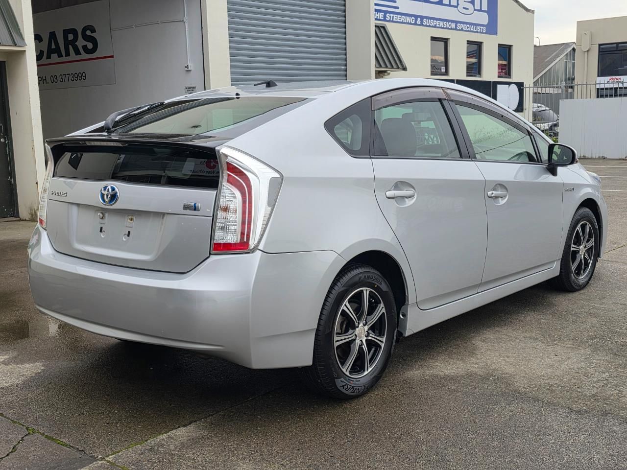Vehicle image 5