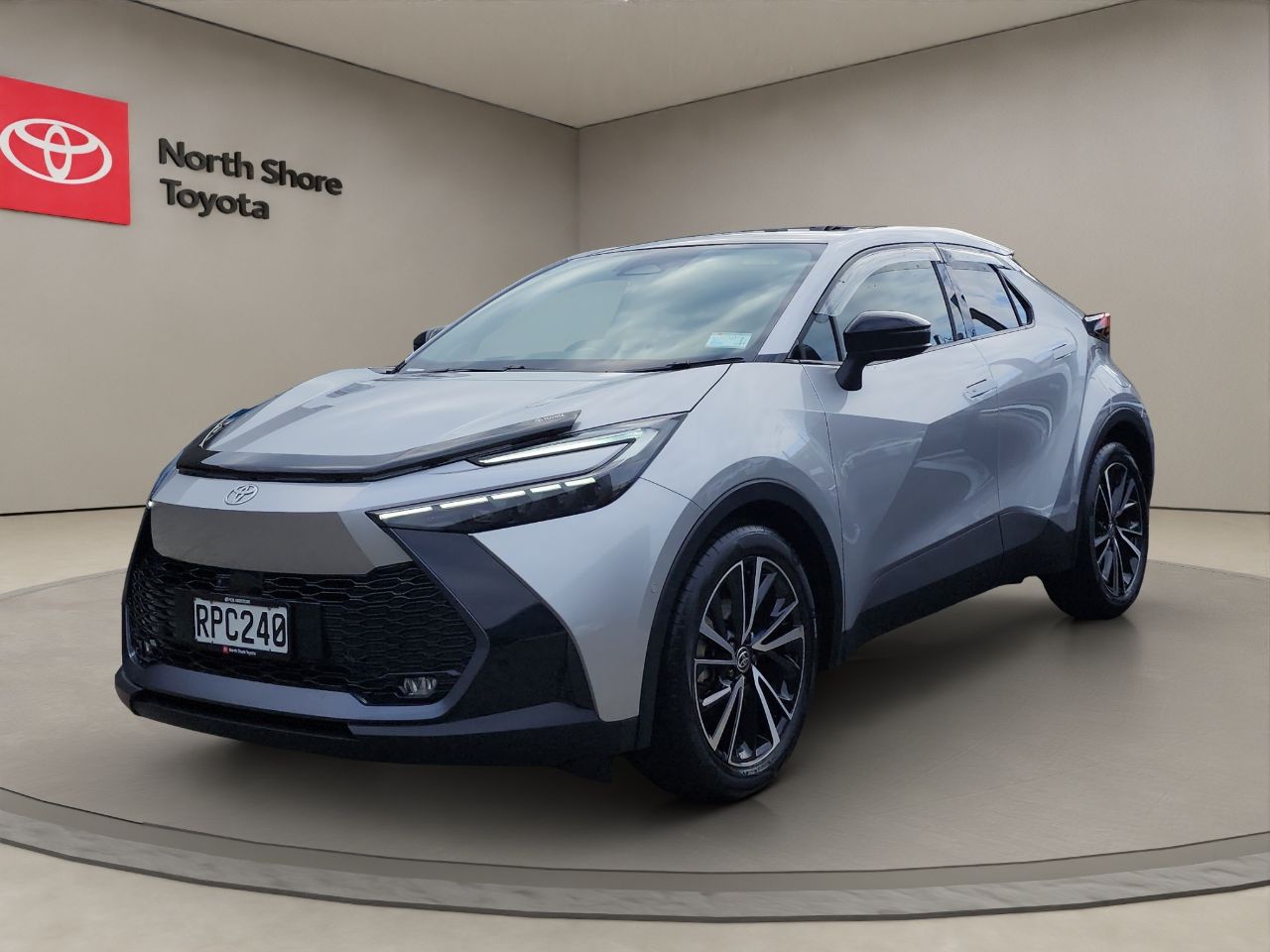 Vehicle image 3