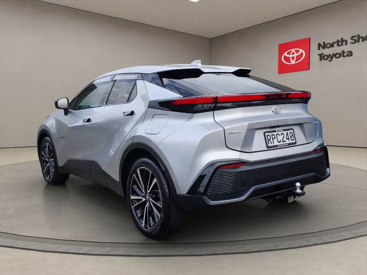 Vehicle image 5