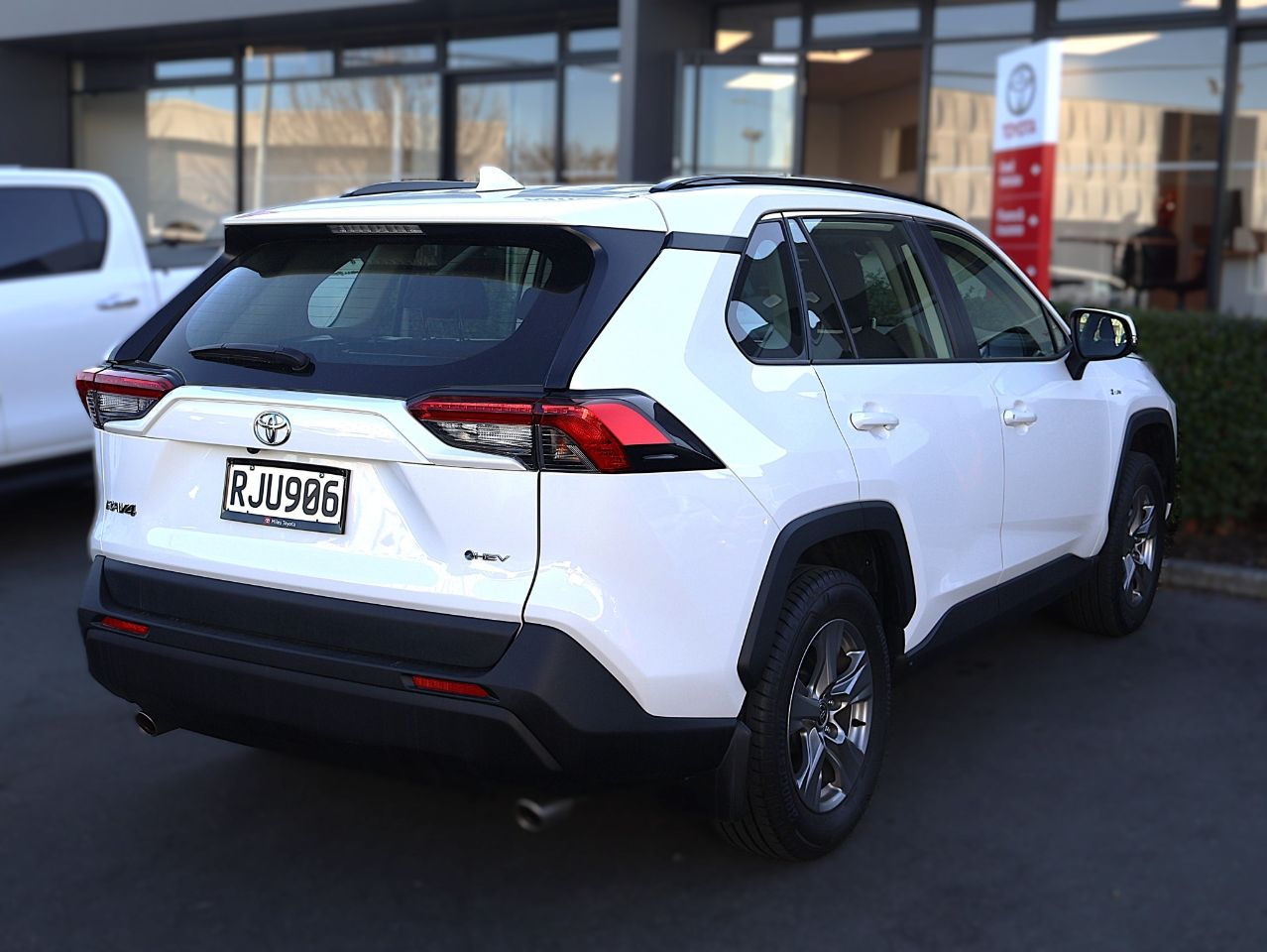 Vehicle image 4