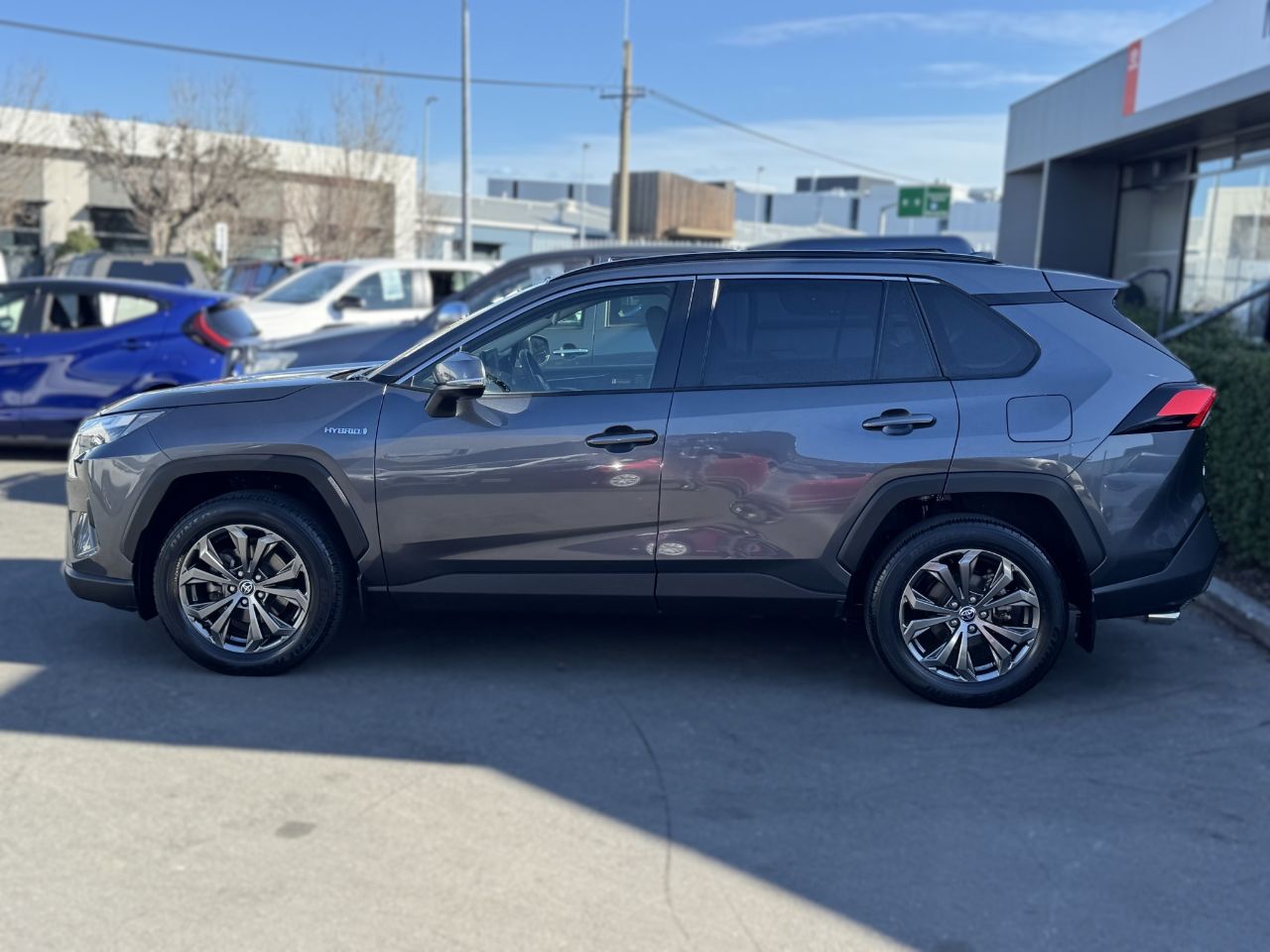 Vehicle image 4