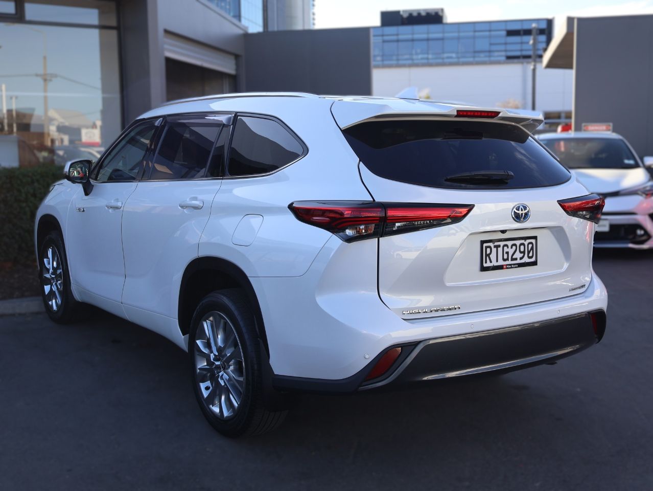 Vehicle image 5