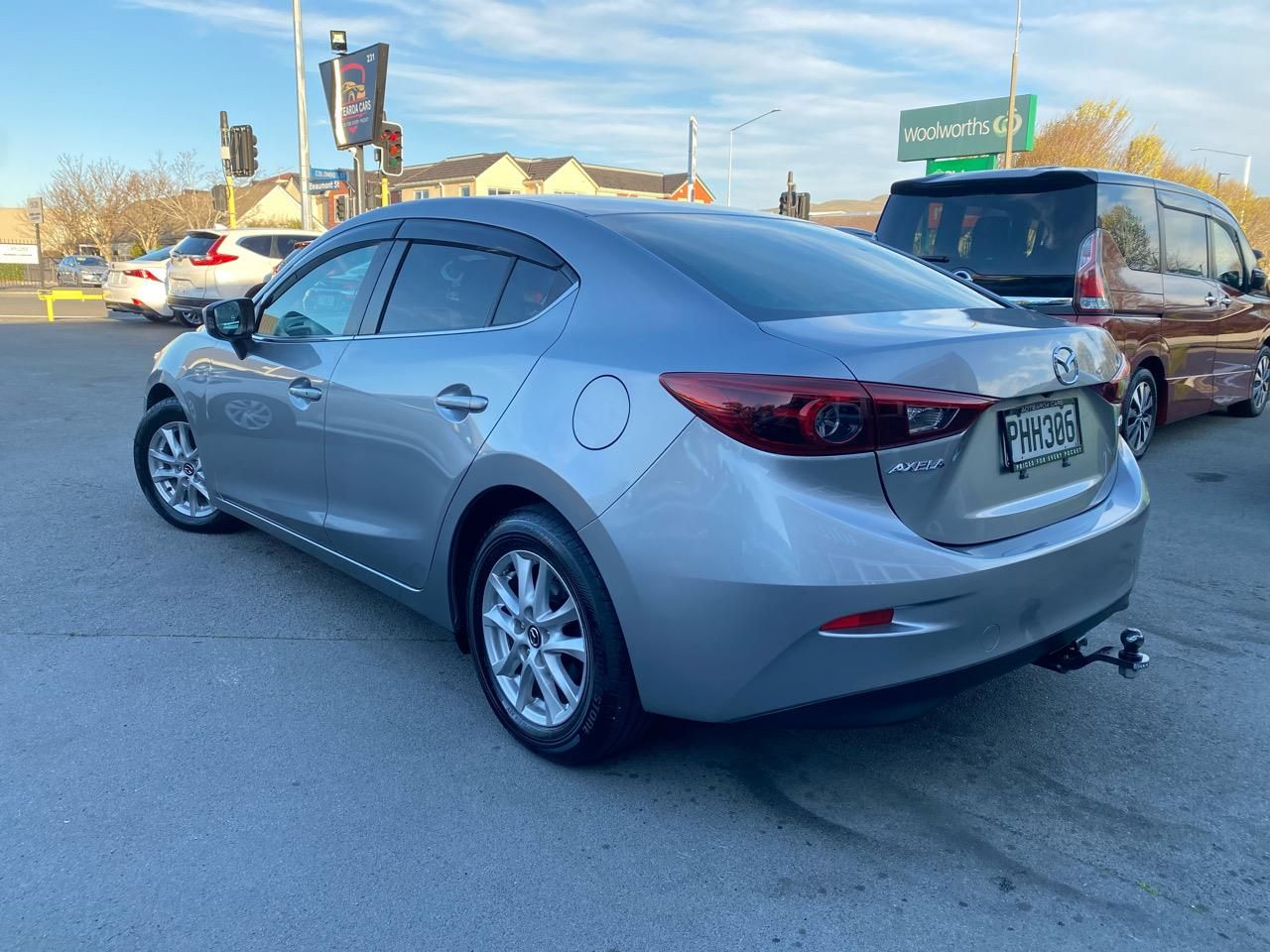 Vehicle image 4
