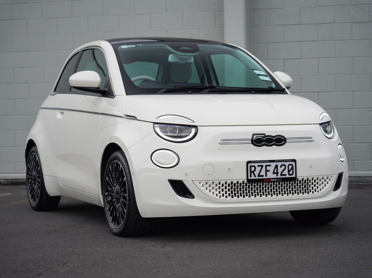 Vehicle image 4