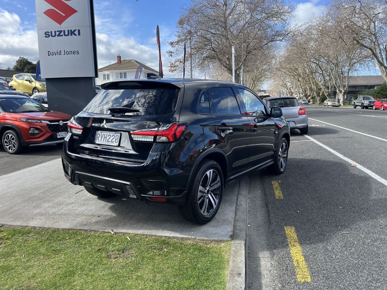 Vehicle image 4