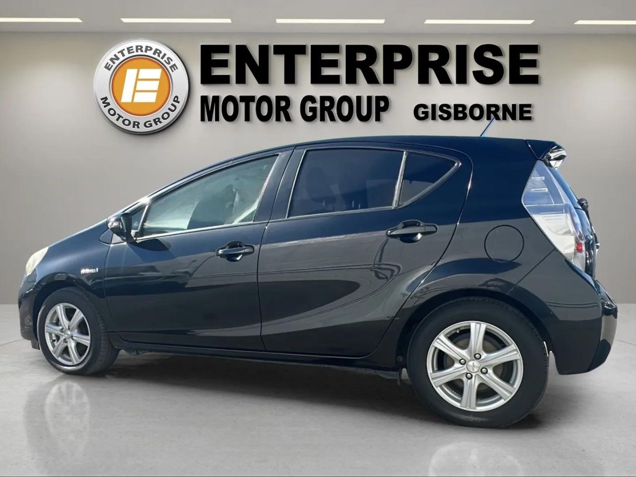 Vehicle image 5