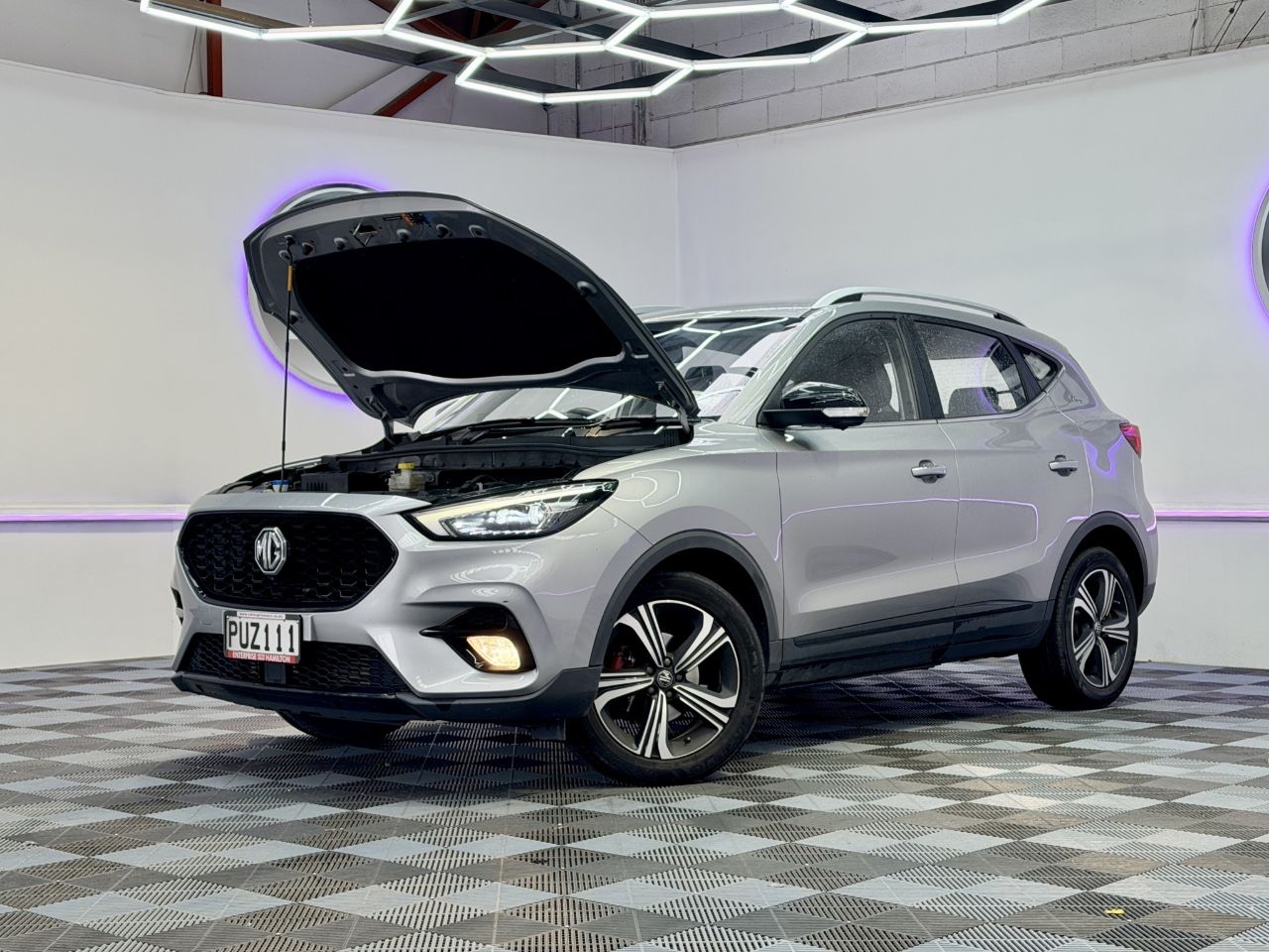 Vehicle image 3