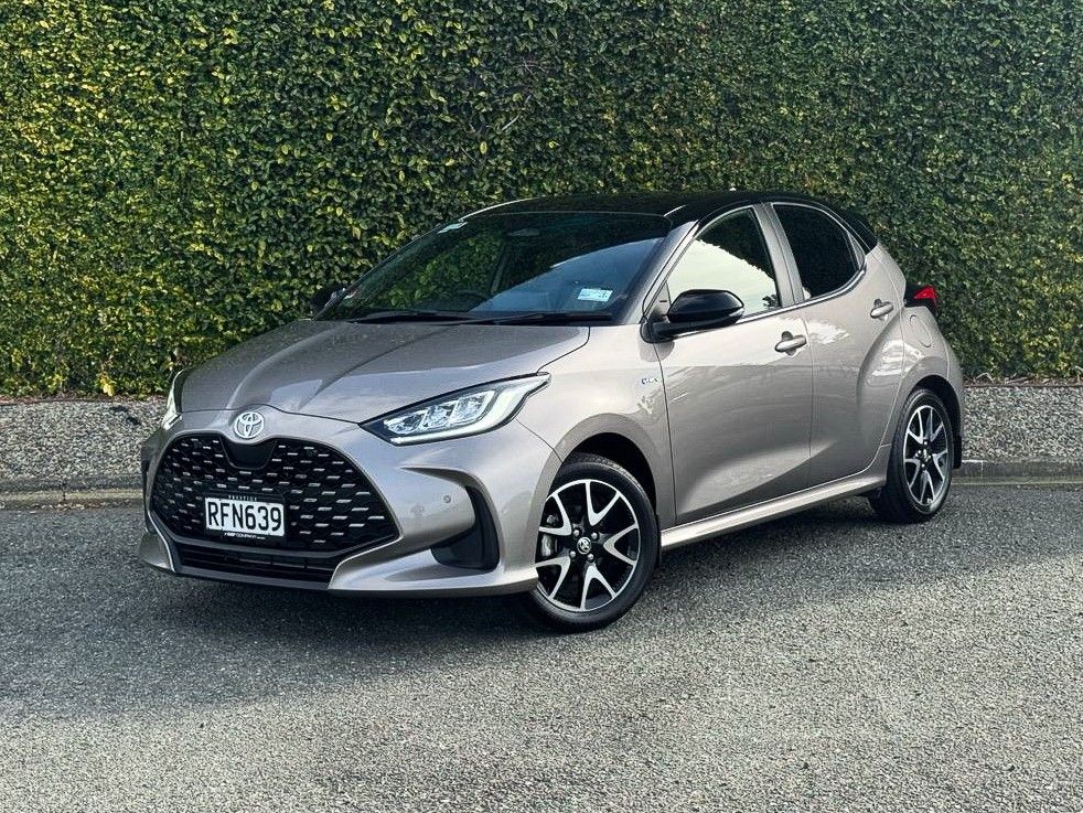 Vehicle image 3