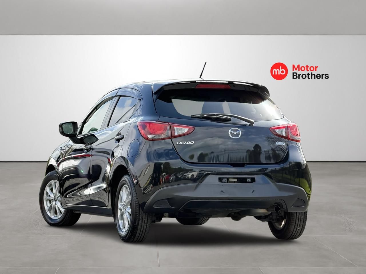 Vehicle image 4