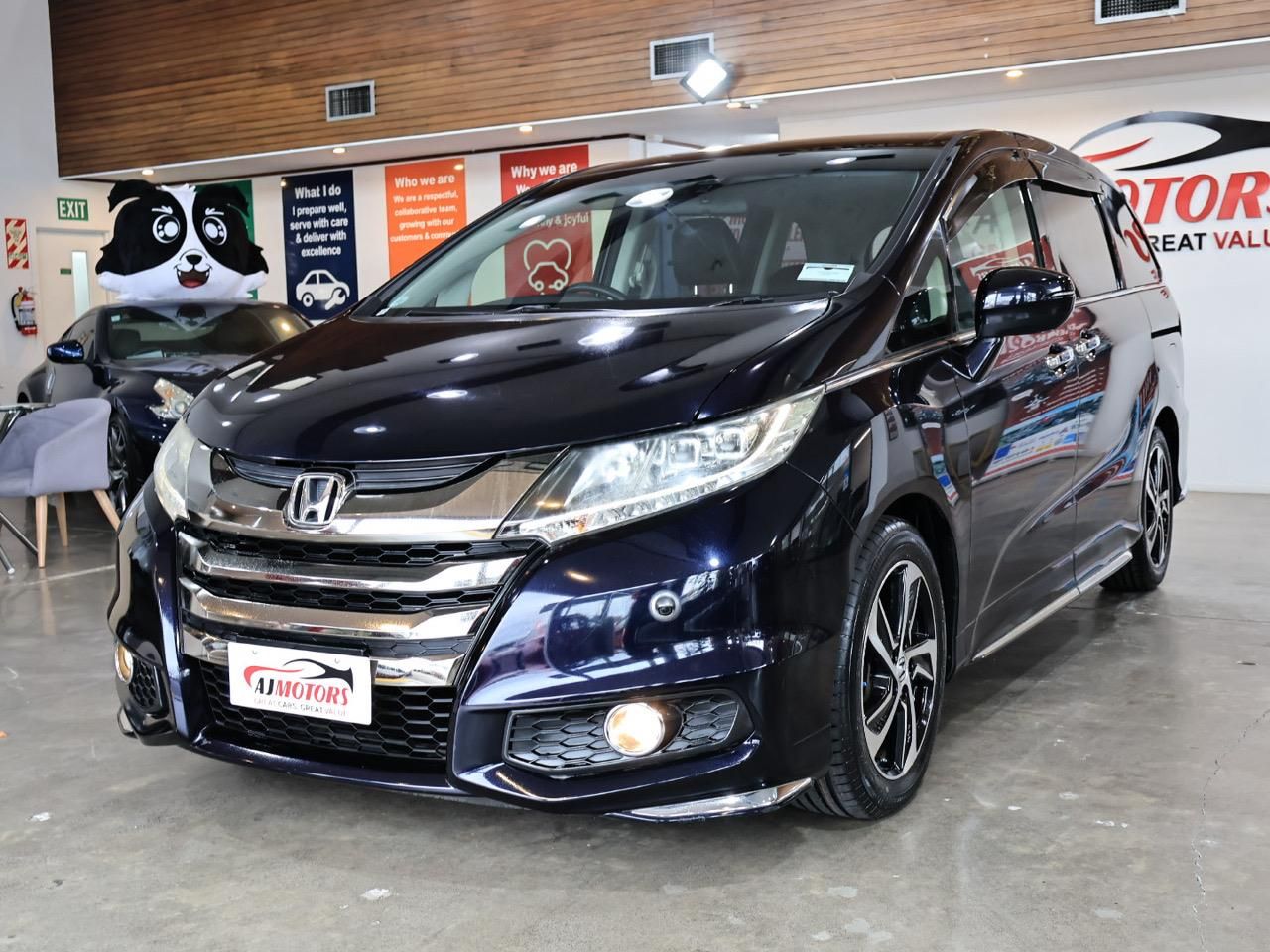Vehicle image 3