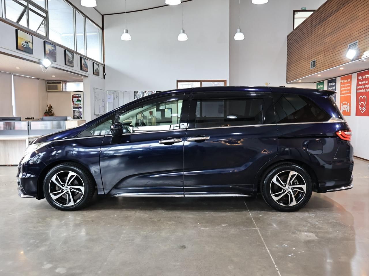 Vehicle image 5