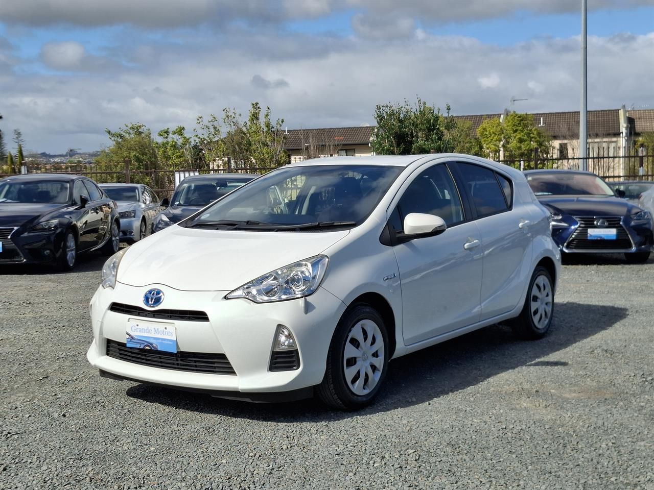 Vehicle image 3