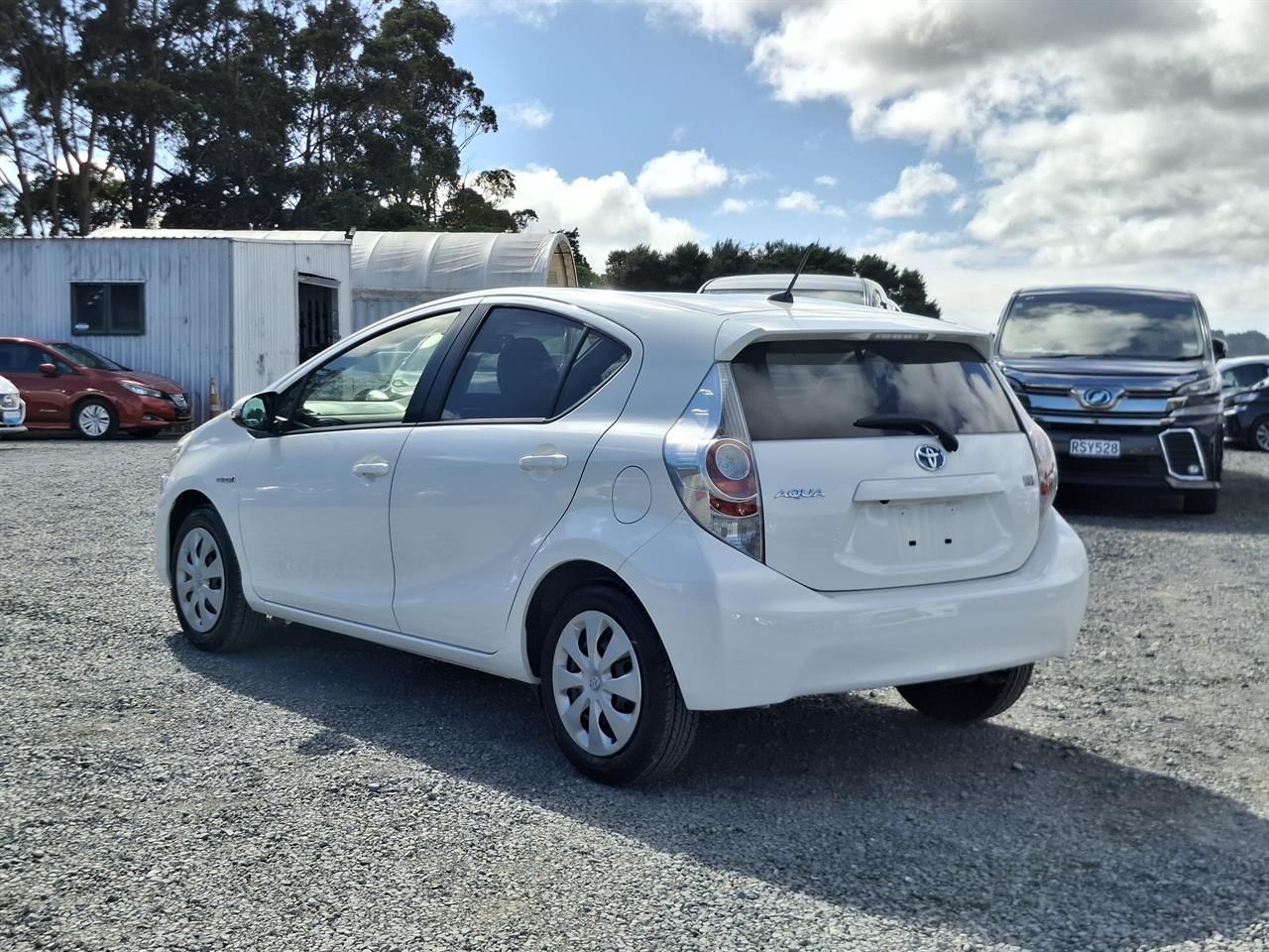 Vehicle image 5