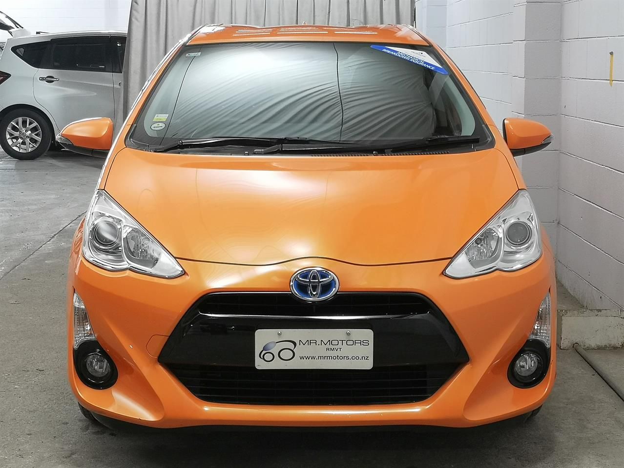 Vehicle image 4