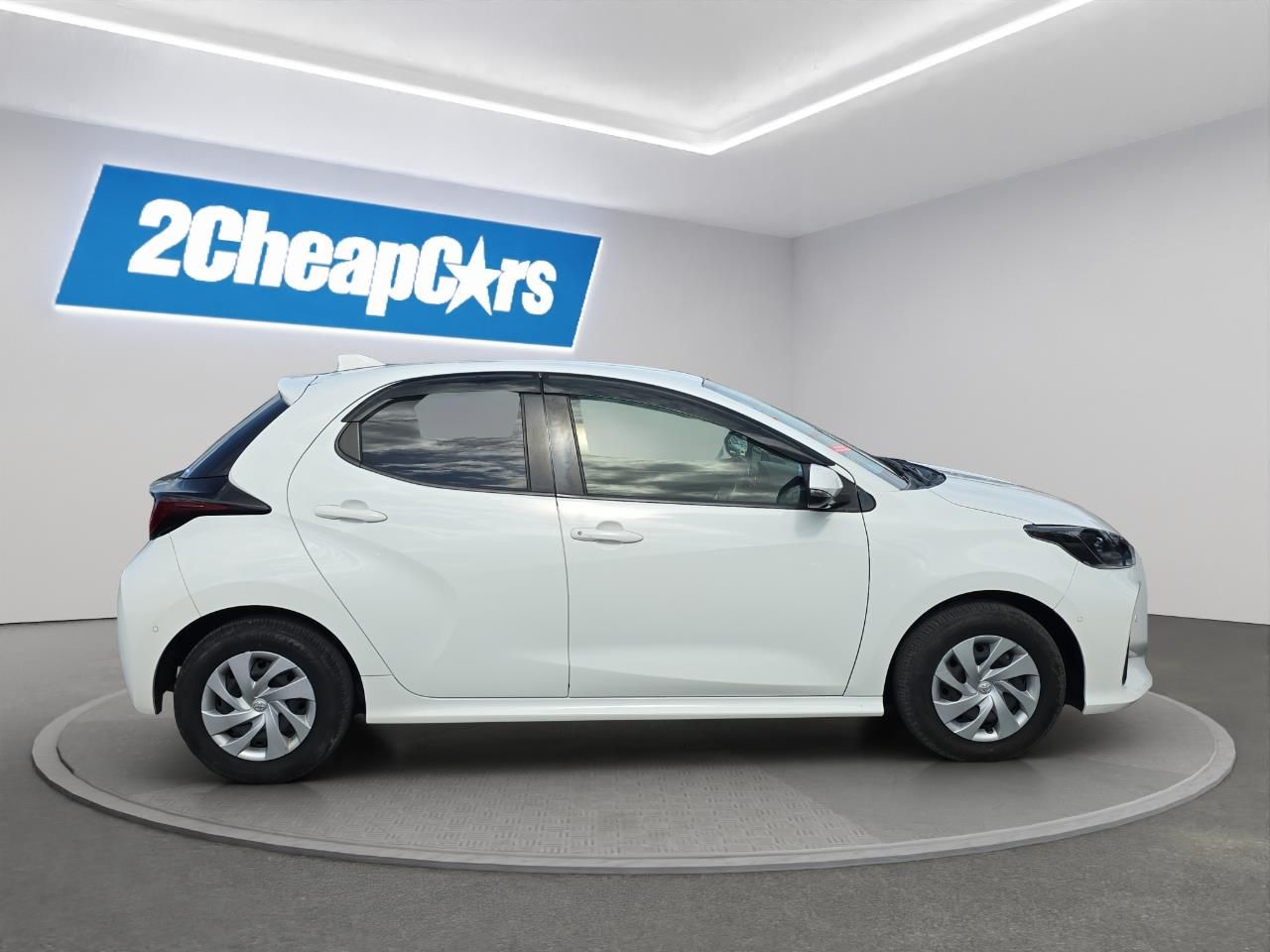 Vehicle image 4