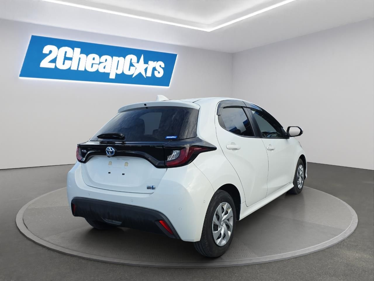 Vehicle image 5