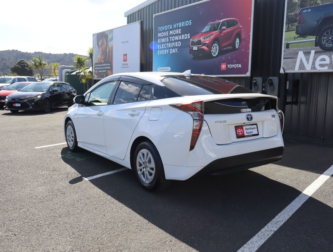 Vehicle image 5