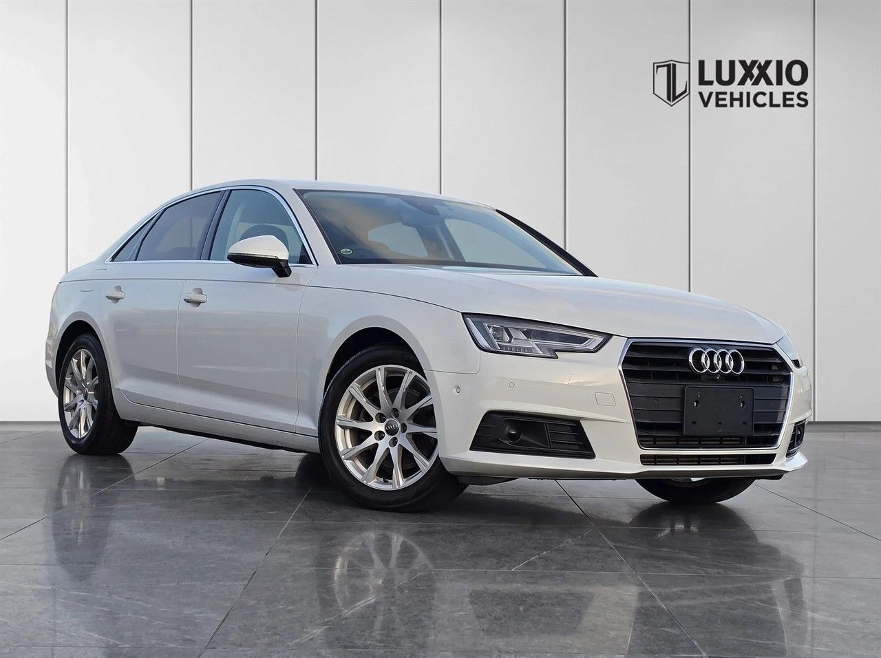 Vehicle image 4