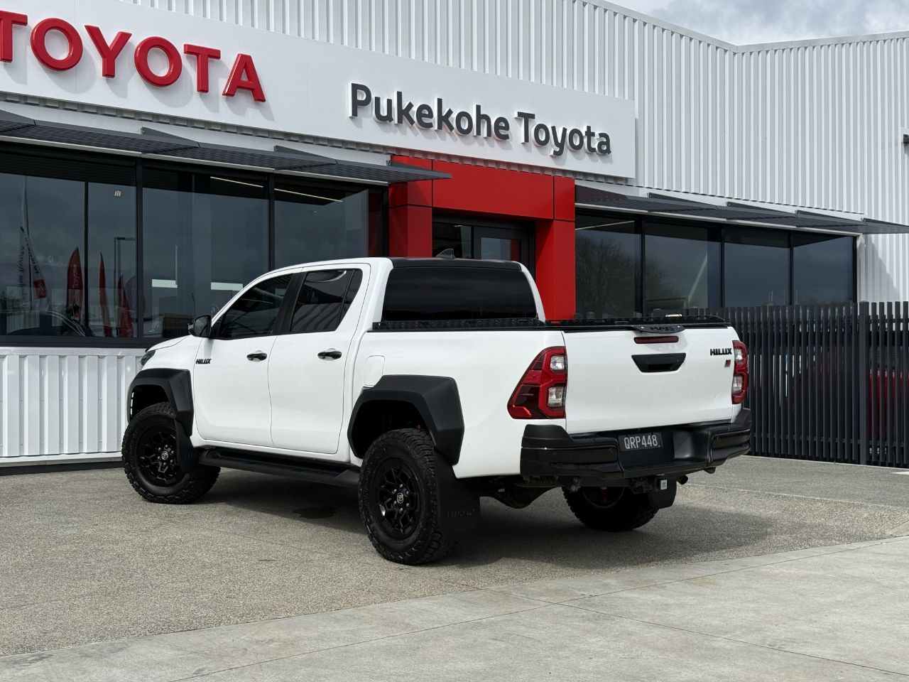 Vehicle image 5