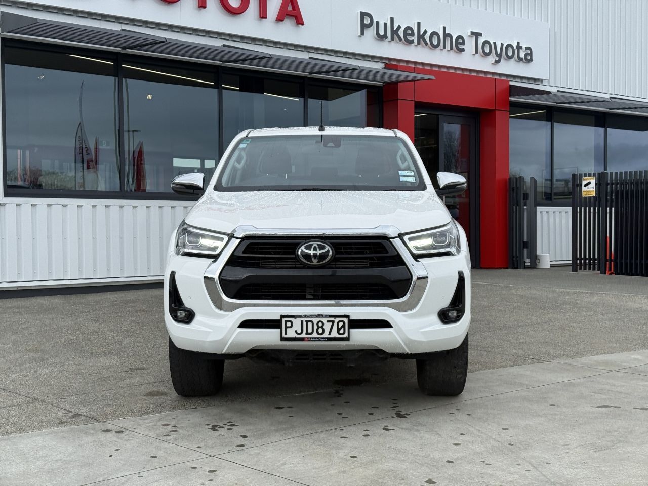 Vehicle image 3