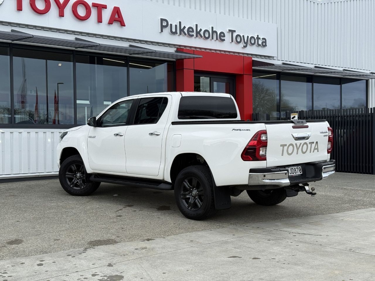 Vehicle image 5