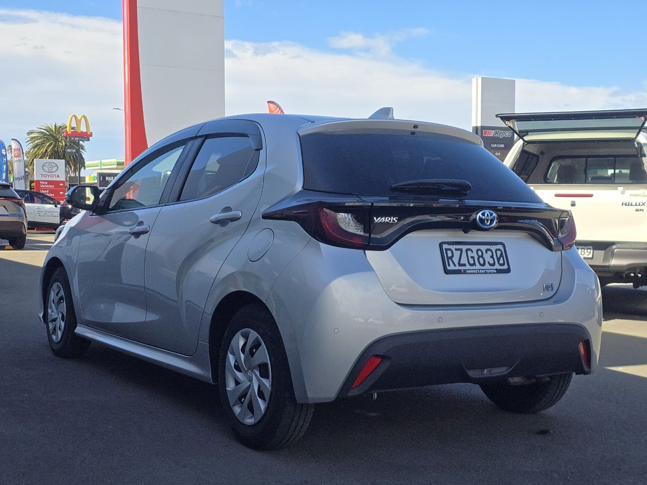 Vehicle image 5