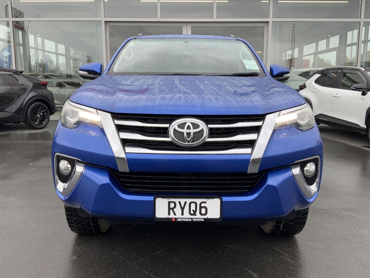 Vehicle image 3