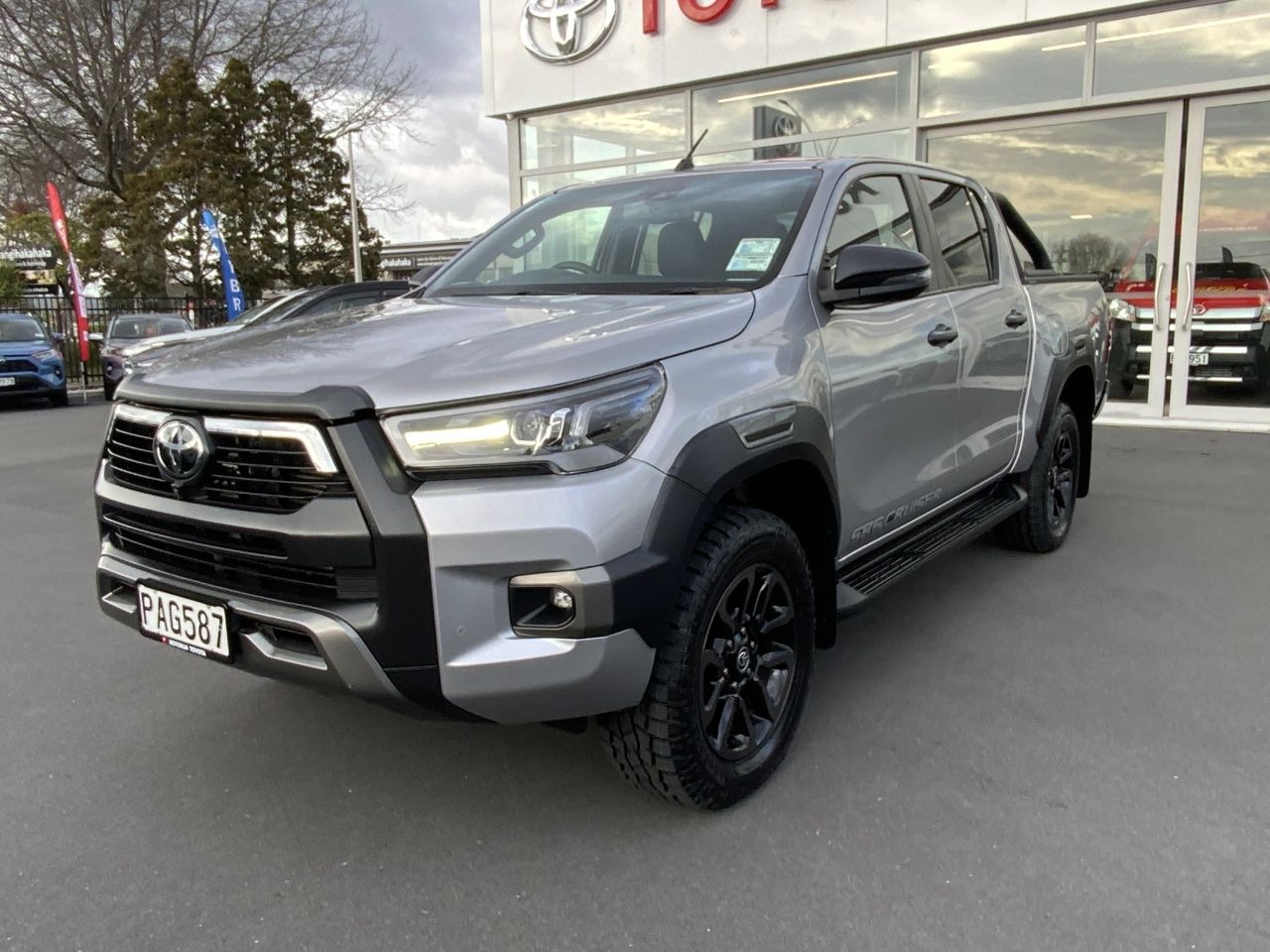 Vehicle image 4