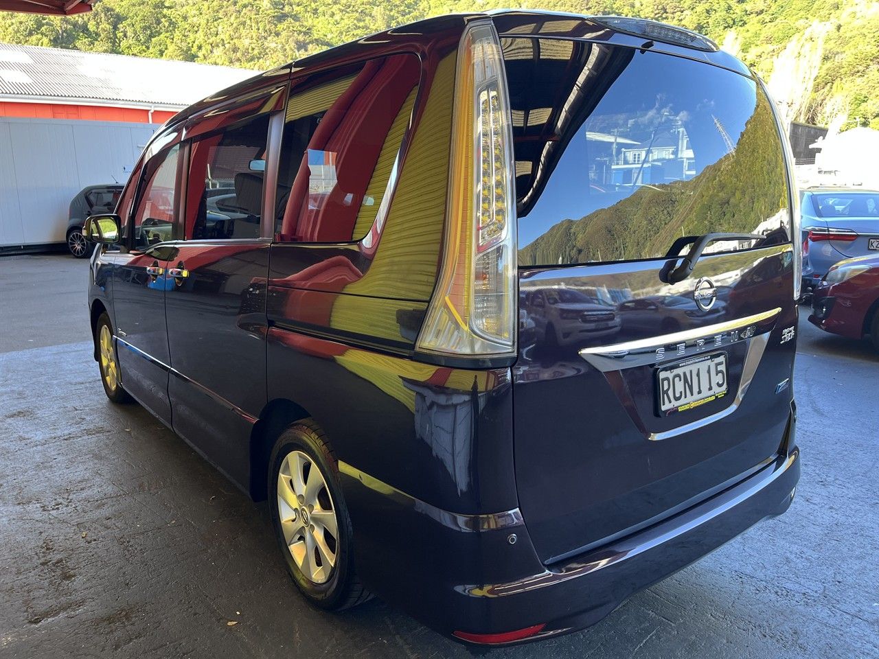 Vehicle image 4