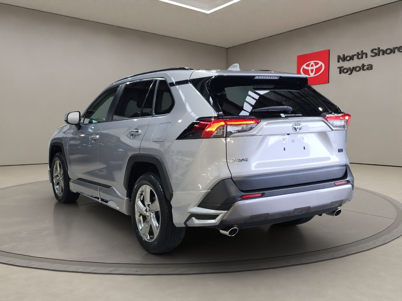 Vehicle image 5