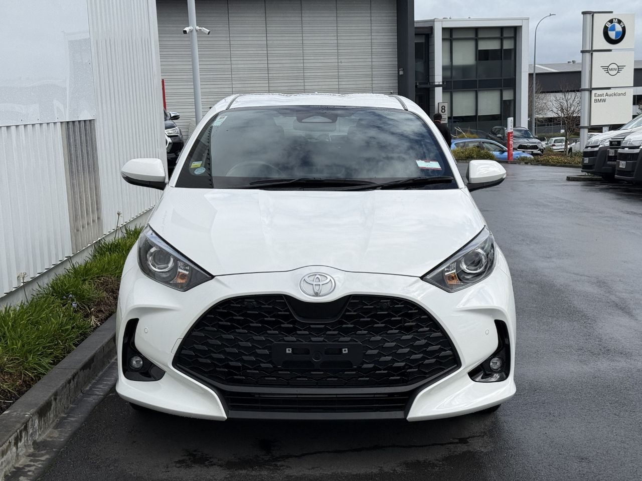 Vehicle image 3