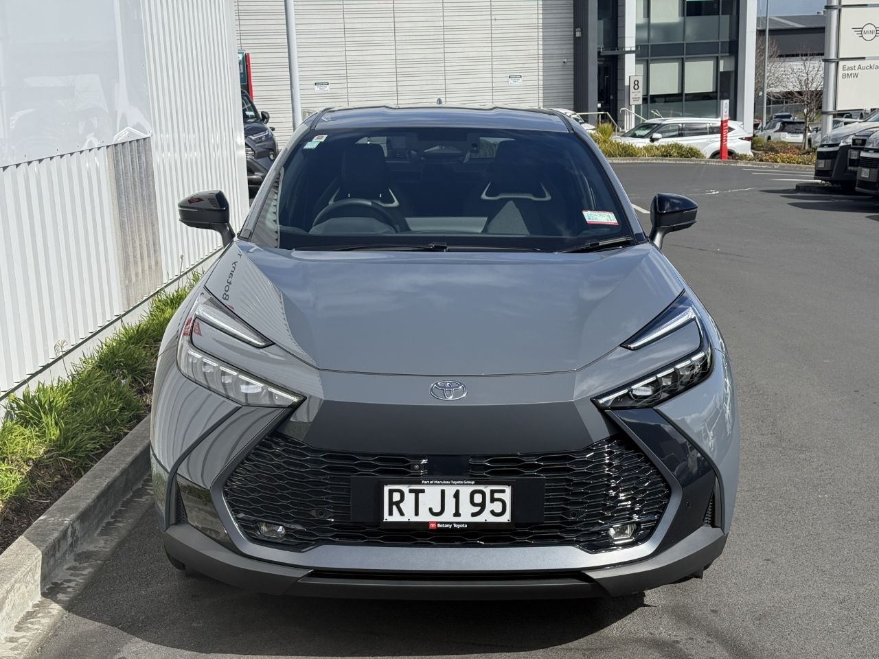 Vehicle image 3