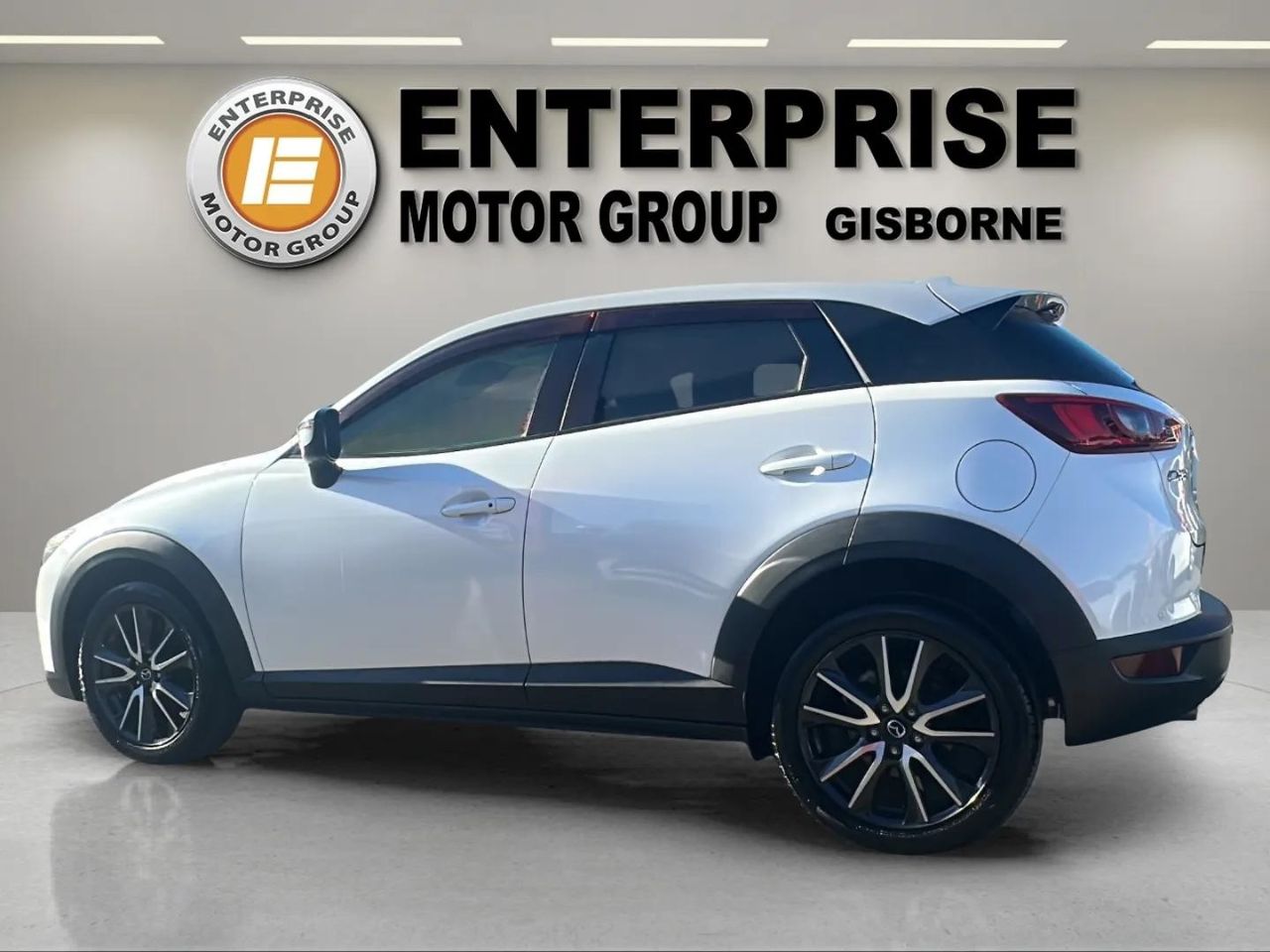 Vehicle image 5