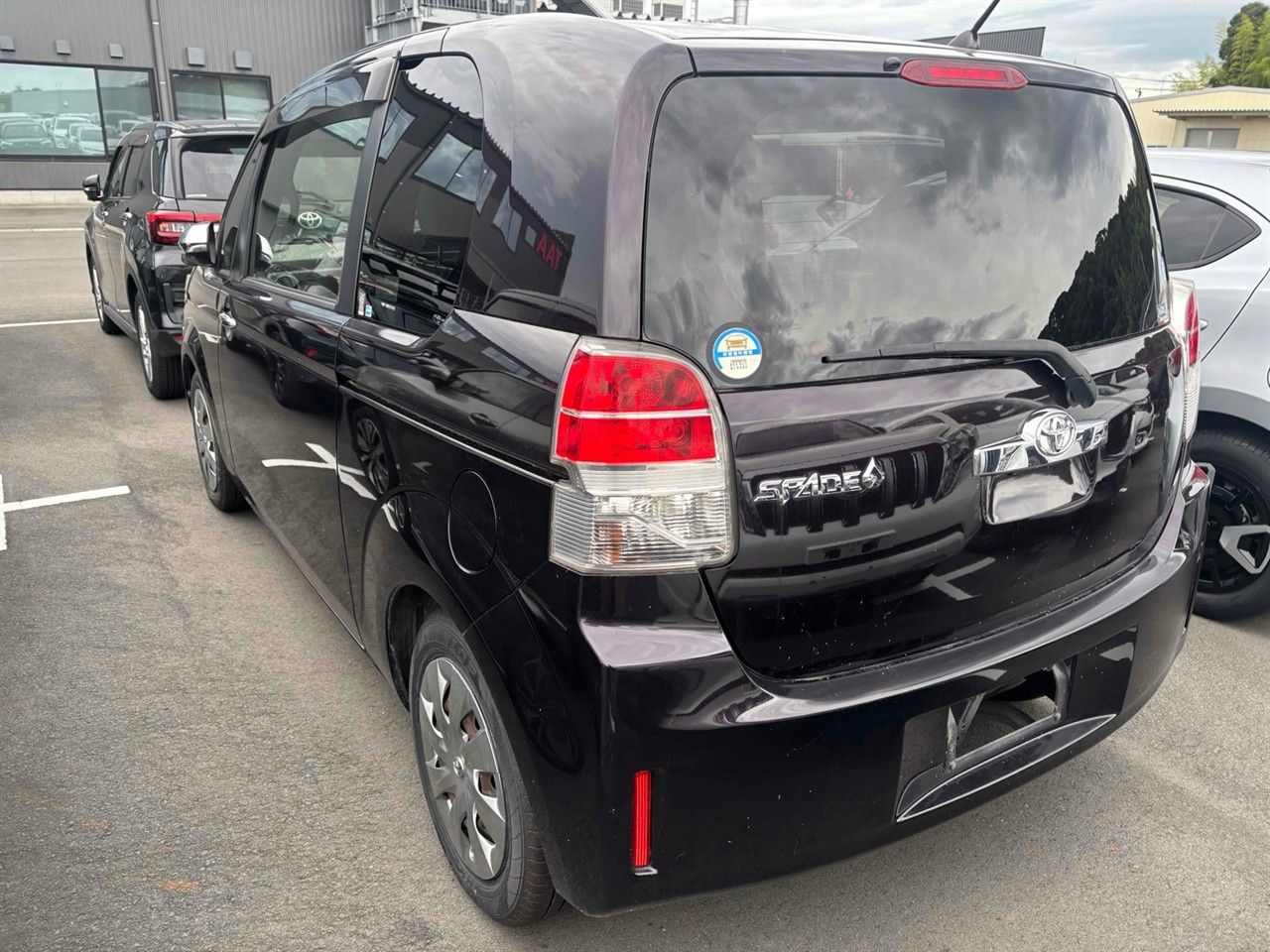 Vehicle image 4