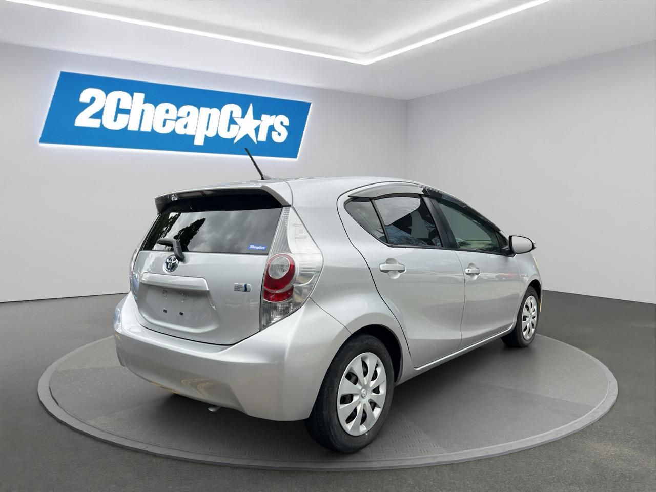 Vehicle image 5
