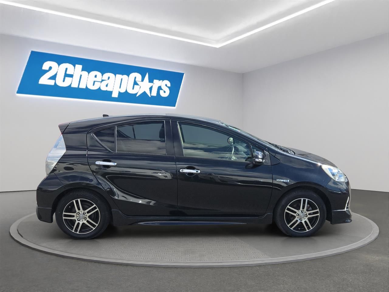 Vehicle image 4