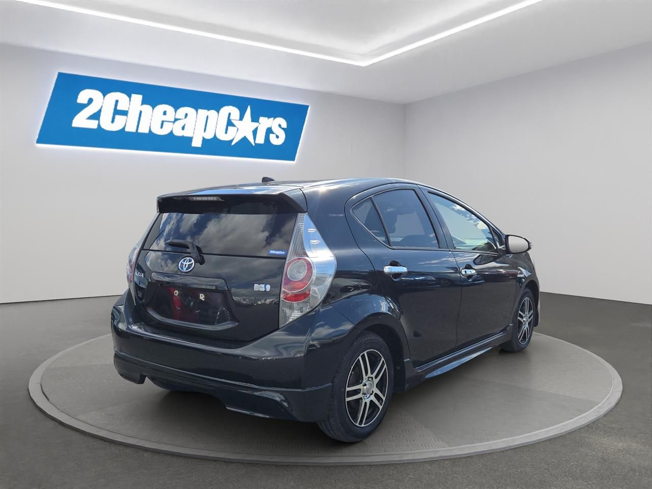 Vehicle image 5