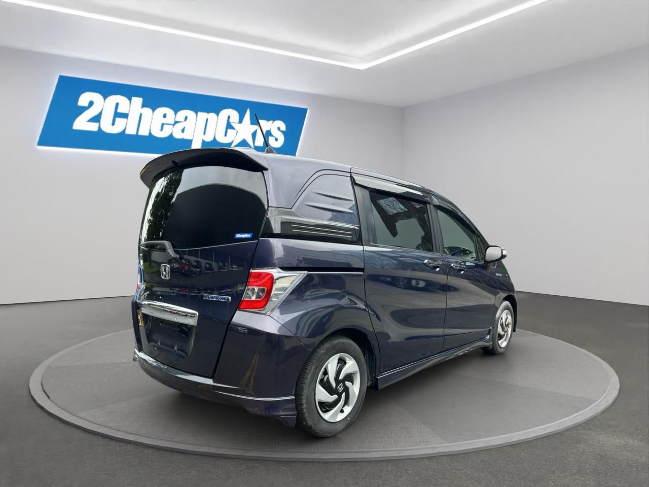 Vehicle image 5