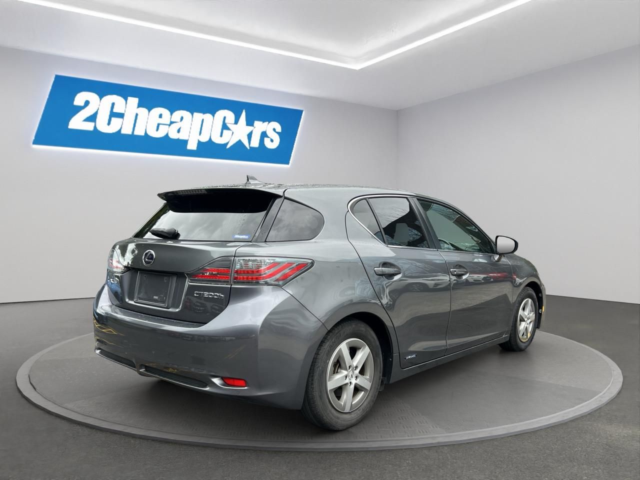 Vehicle image 5