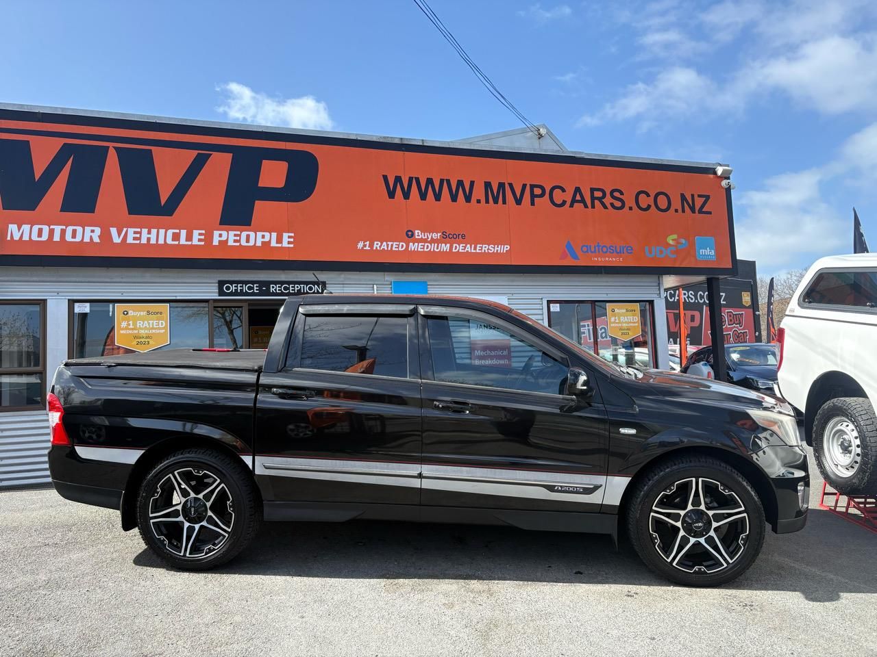 Vehicle image 3