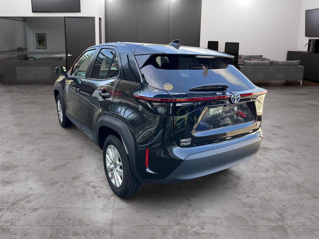 Vehicle image 4