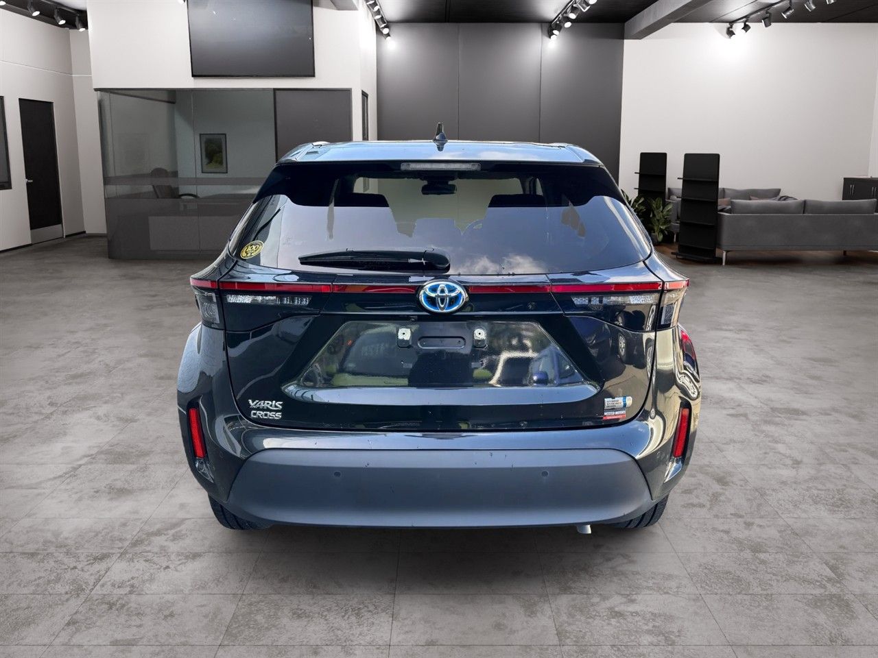 Vehicle image 5